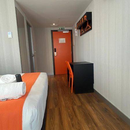 Easyhotel Lisbon Bagian luar foto