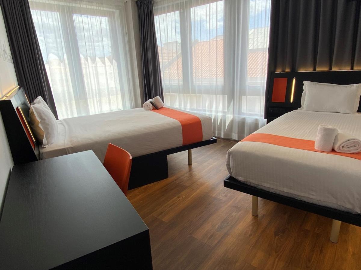 Easyhotel Lisbon Bagian luar foto