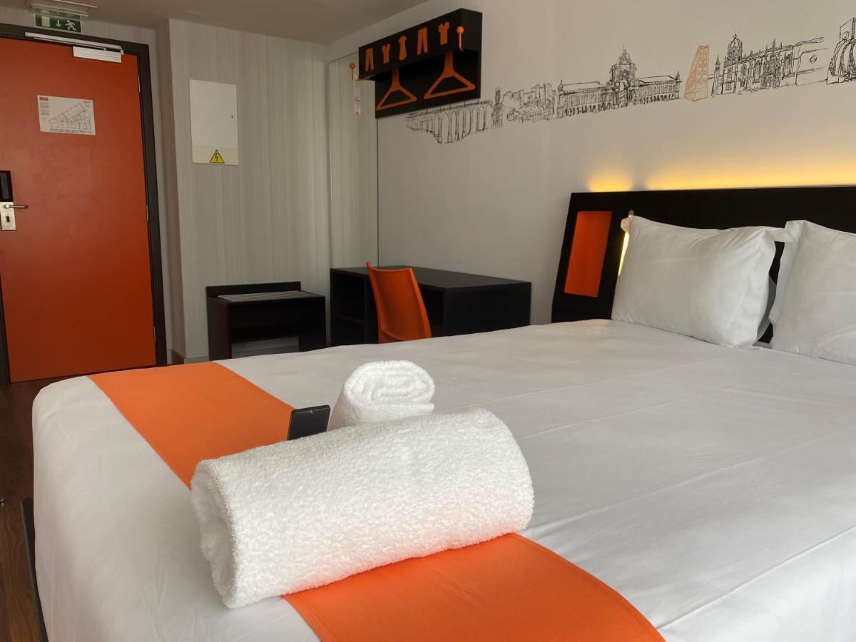 Easyhotel Lisbon Bagian luar foto