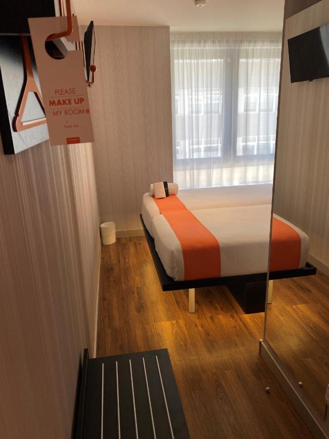 Easyhotel Lisbon Bagian luar foto