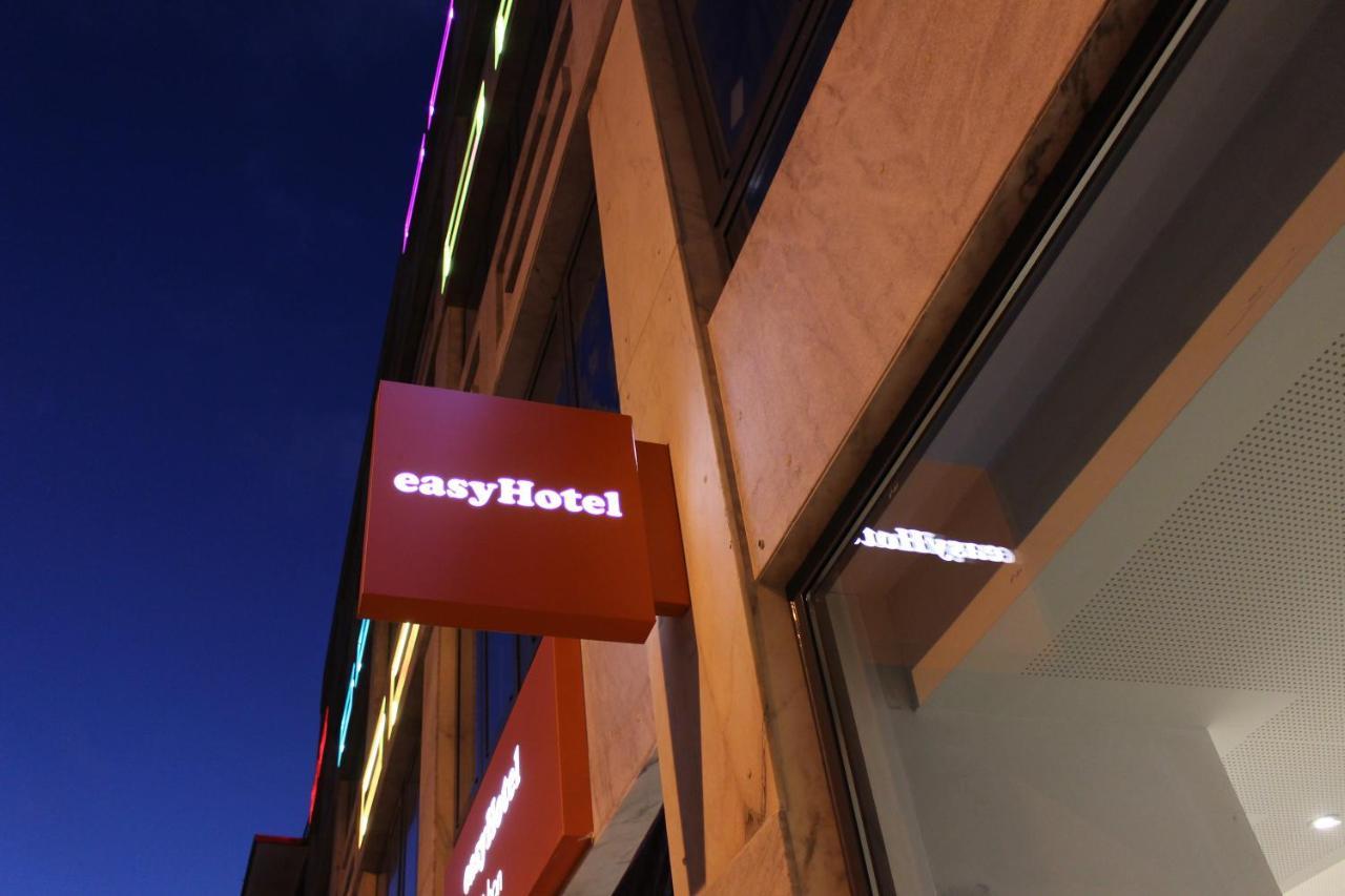 Easyhotel Lisbon Bagian luar foto