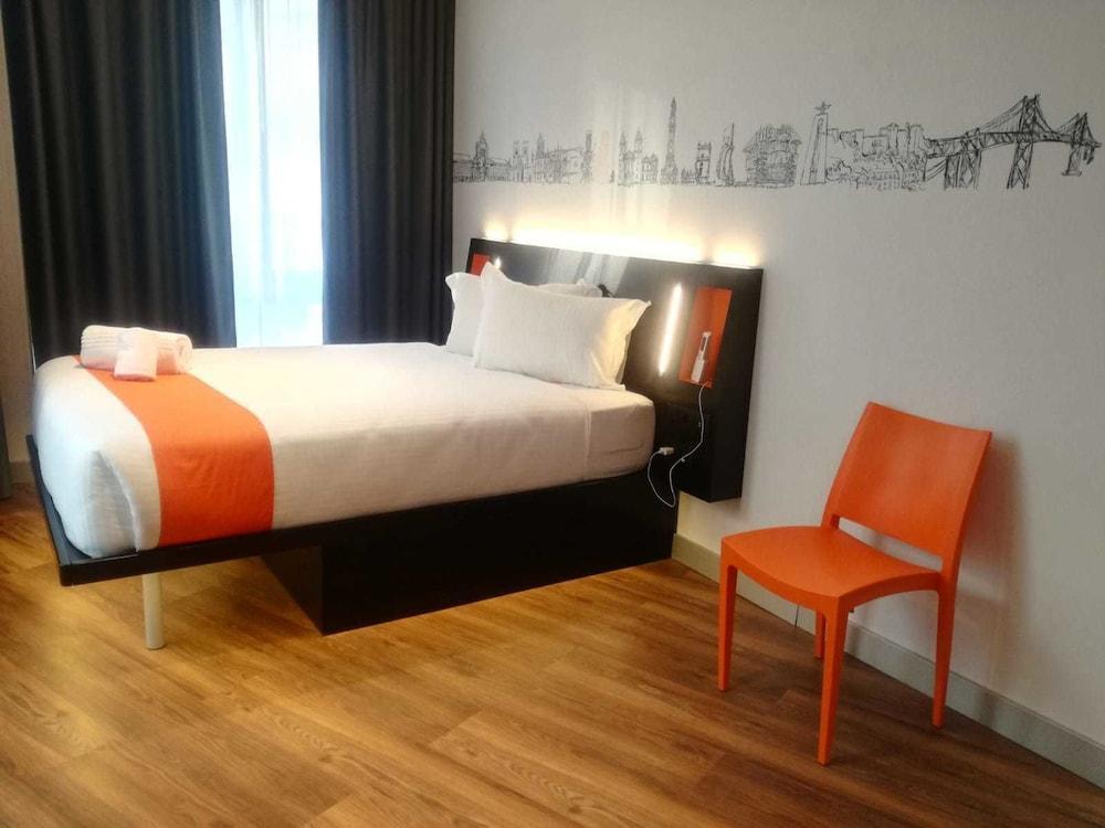 Easyhotel Lisbon Bagian luar foto